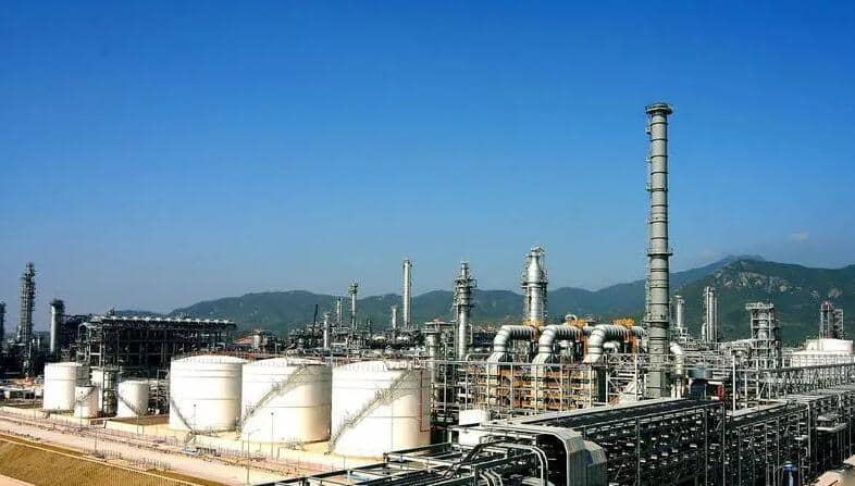 The Role of Edge Gateways in Petrochemical Production Lines